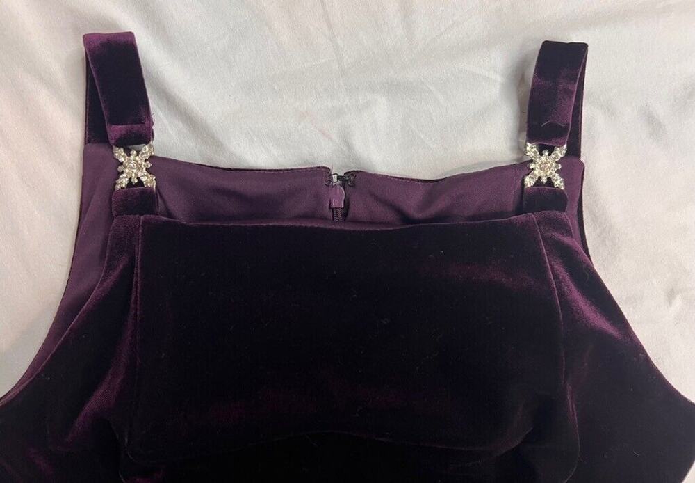 Betsy & Adam Gown Dress Women's 6 Purple Velvet Maxi Sleeveless Shoulder Clasps